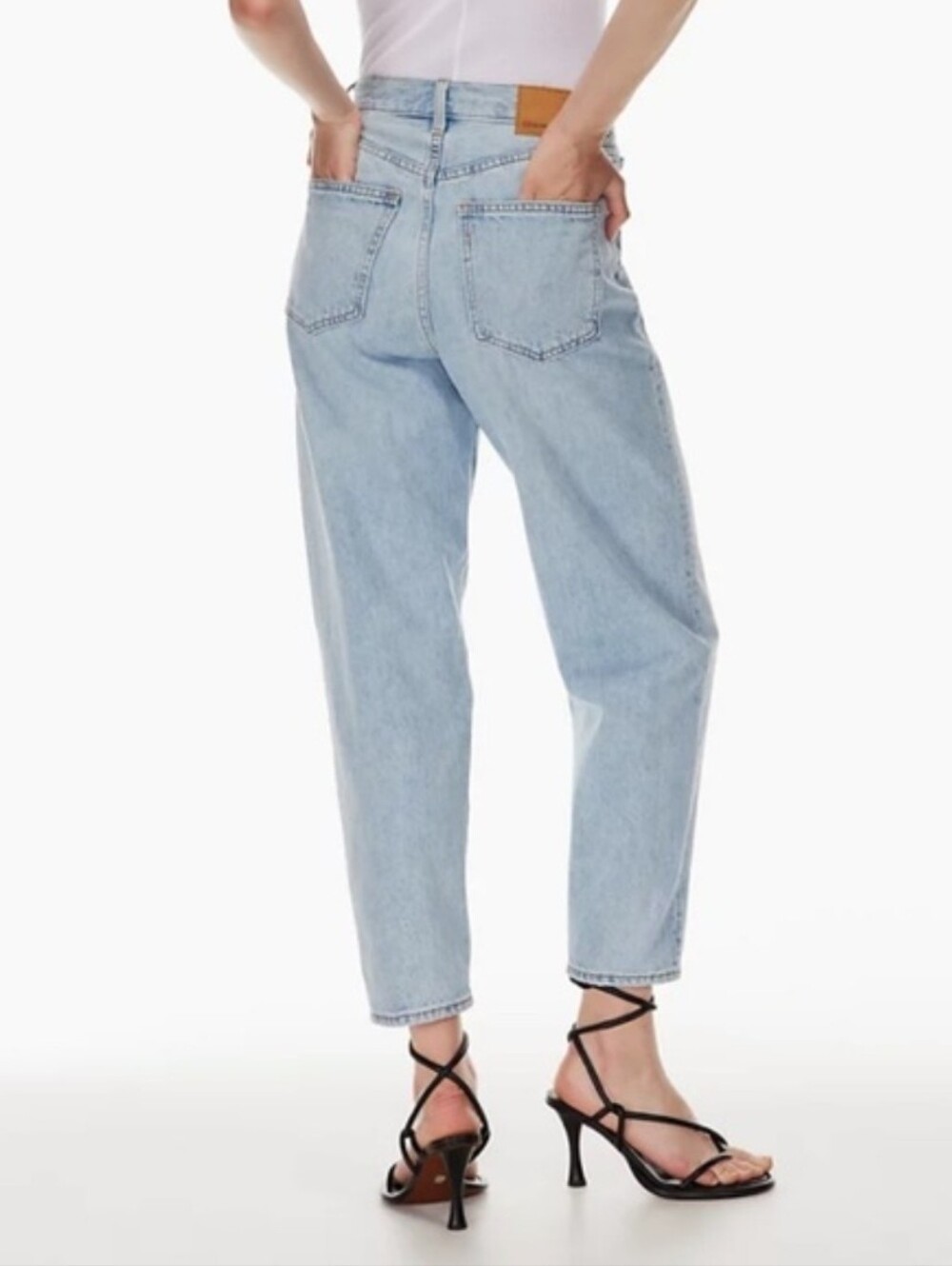 denim forum claudia high rise baggy jeans 28L Aritzia